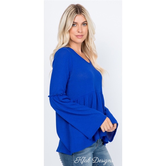 ❤️LAST 2! V Neck Shirring Detail Bell Sleeve Top! - Picture 4 of 6